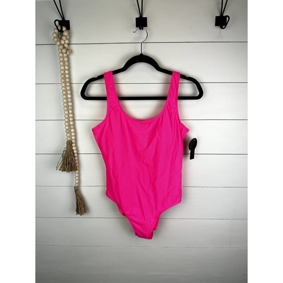 NWT No Boundaries Scoop front and back hot pink one piece Md - Picture 1 of 6
